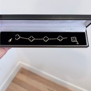 18 k Gold Clover Bracelet